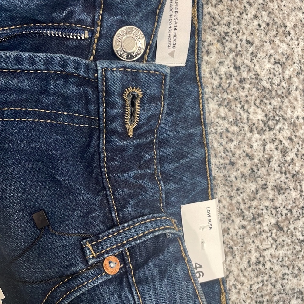 Shorts - Picture 2 of 3